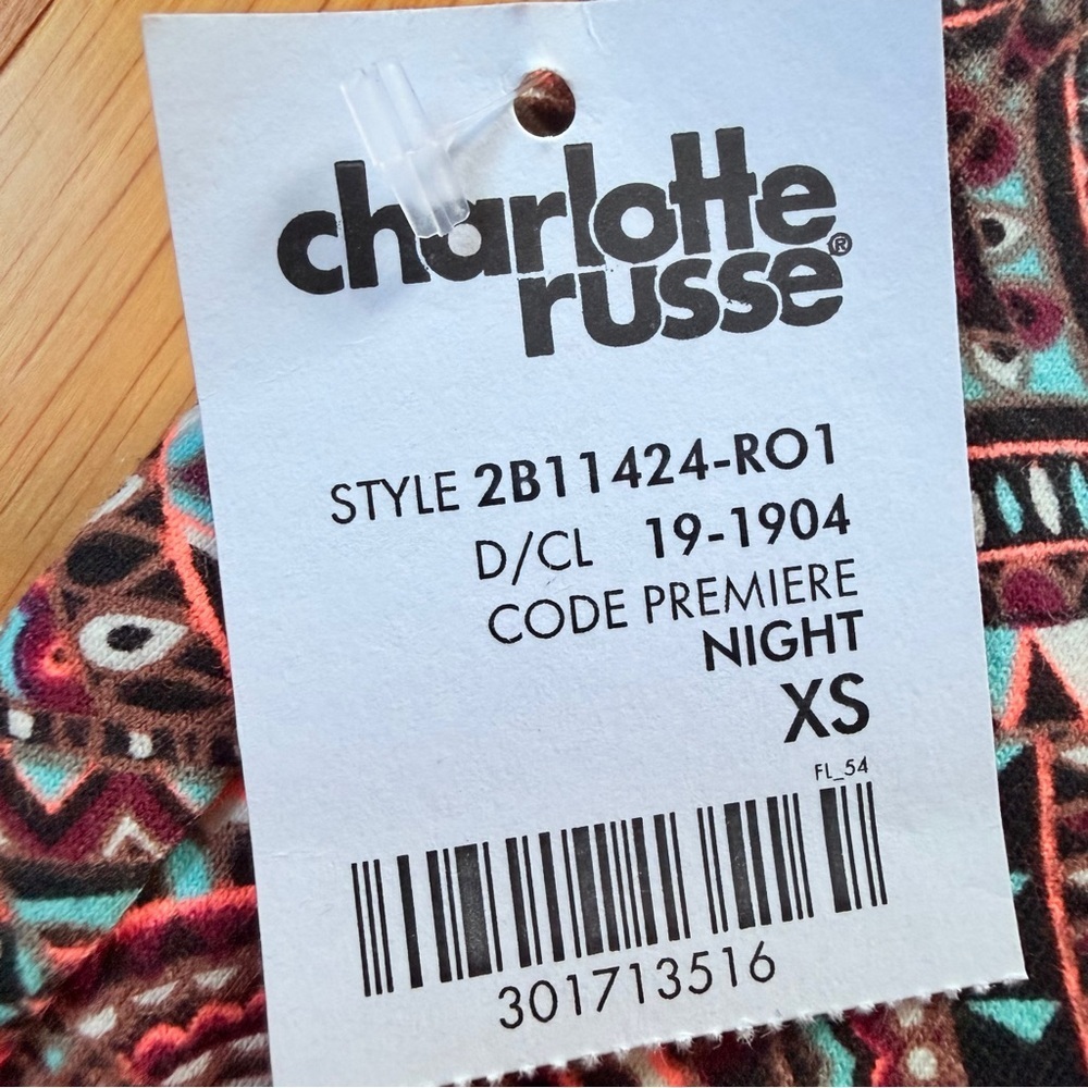Charlotte Russe- Geometric Patterned Mini Skirt Skirt (sz xs) NWT - Picture 3 of 8